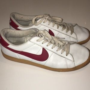 nike blazer low gum sole